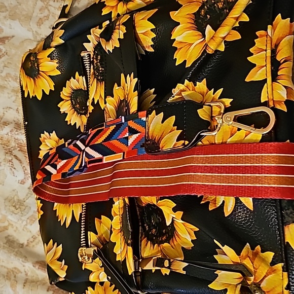 Sunflower Mini Backpack with Shoulder strap - Picture 4 of 9